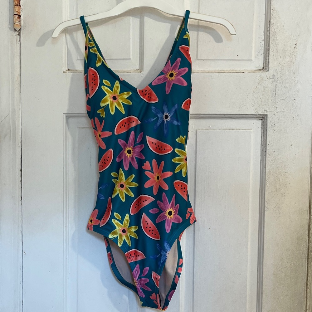 NWT Tea Collection Women’s Watermelon Floral One-Piece Swimsuit in size small